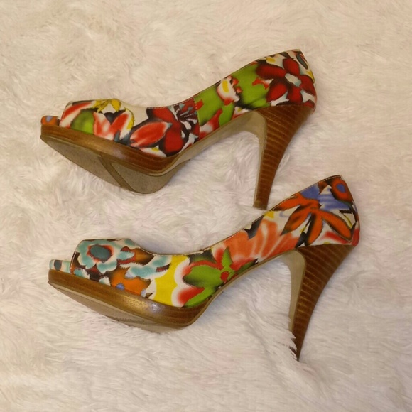 Nine West Peep Toe Heels - Picture 5 of 5